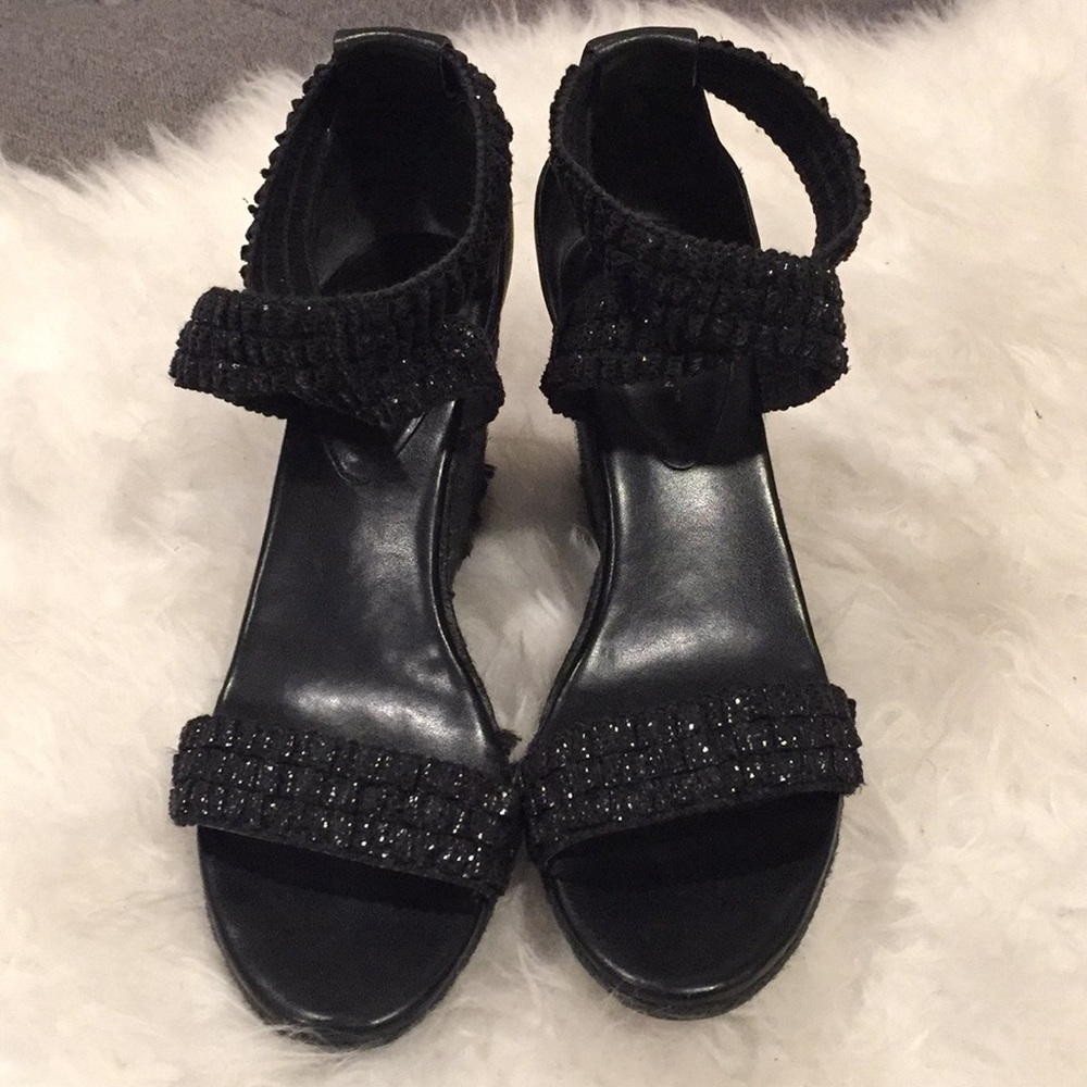 BCBG WEDGE